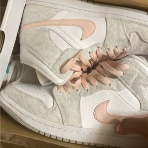Air Jordan 1 Light Iron Ore